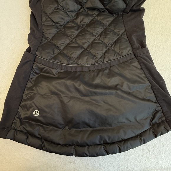 Lululemon Down for a Run Vest Black Goose Diamond Quilted Puffer Run Jacket 6 - Picture 8 of 12